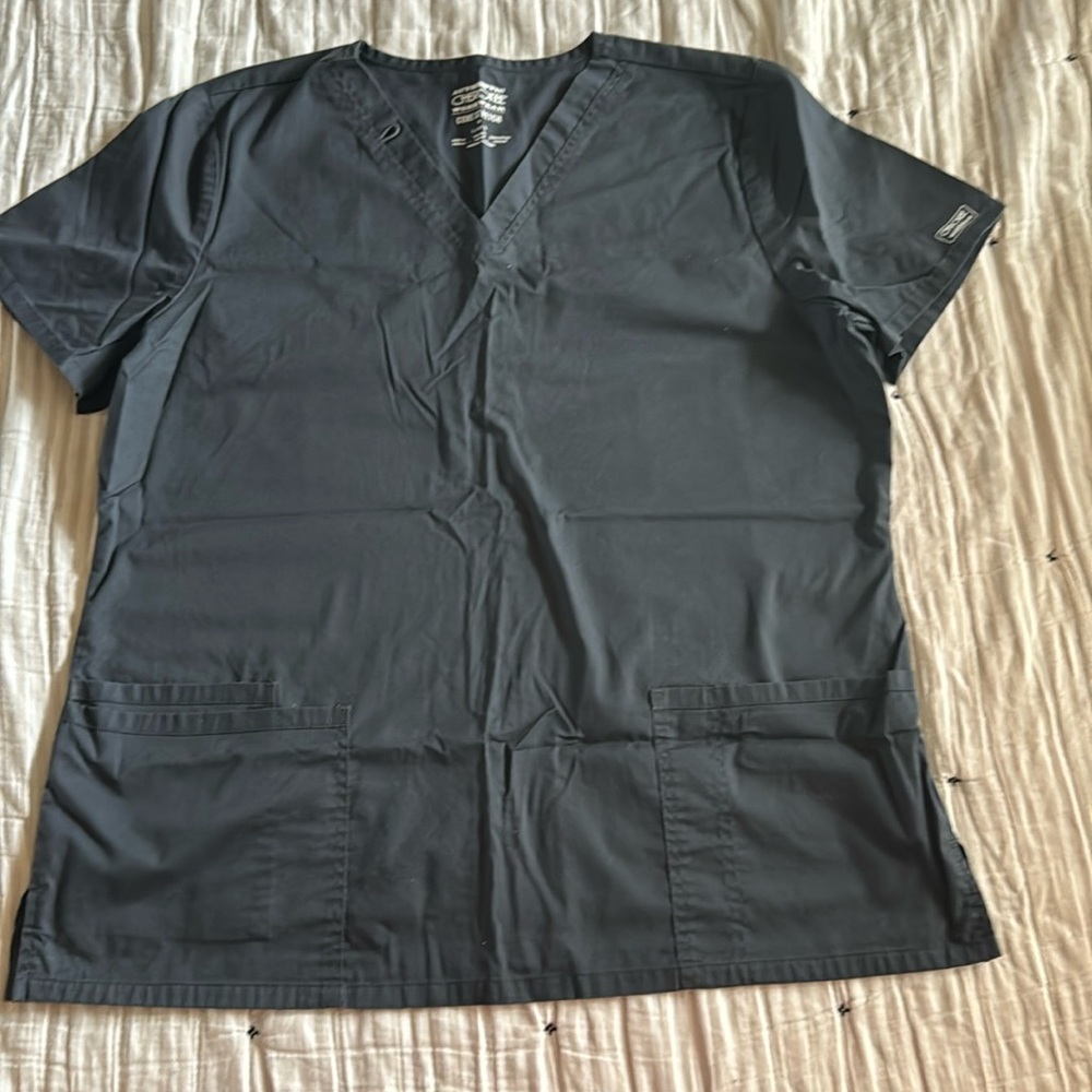 Cherokee grey scrub top large